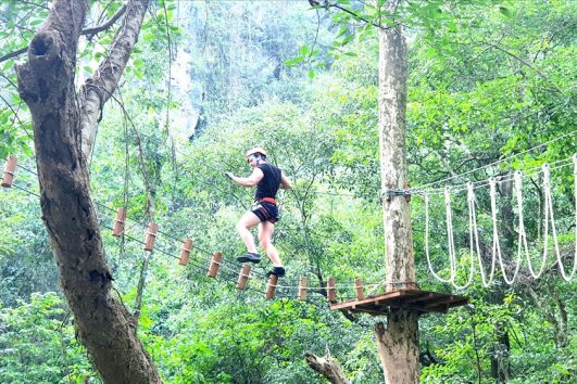 Tour Công viên OZo - bãi biển đá nhãy 1 ngày